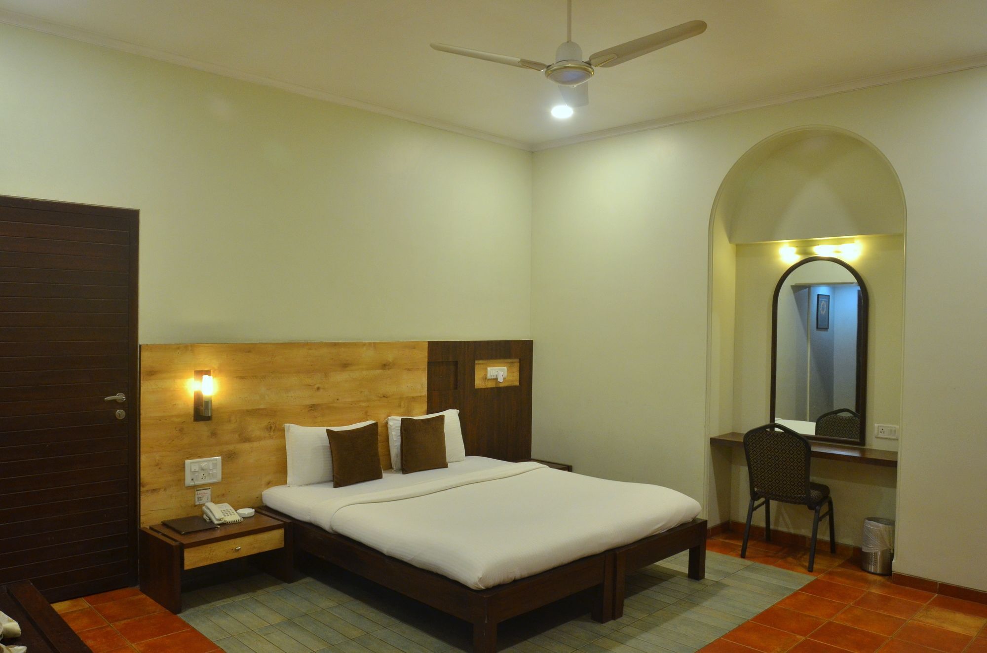Zaras Resort Lonavala Exterior foto