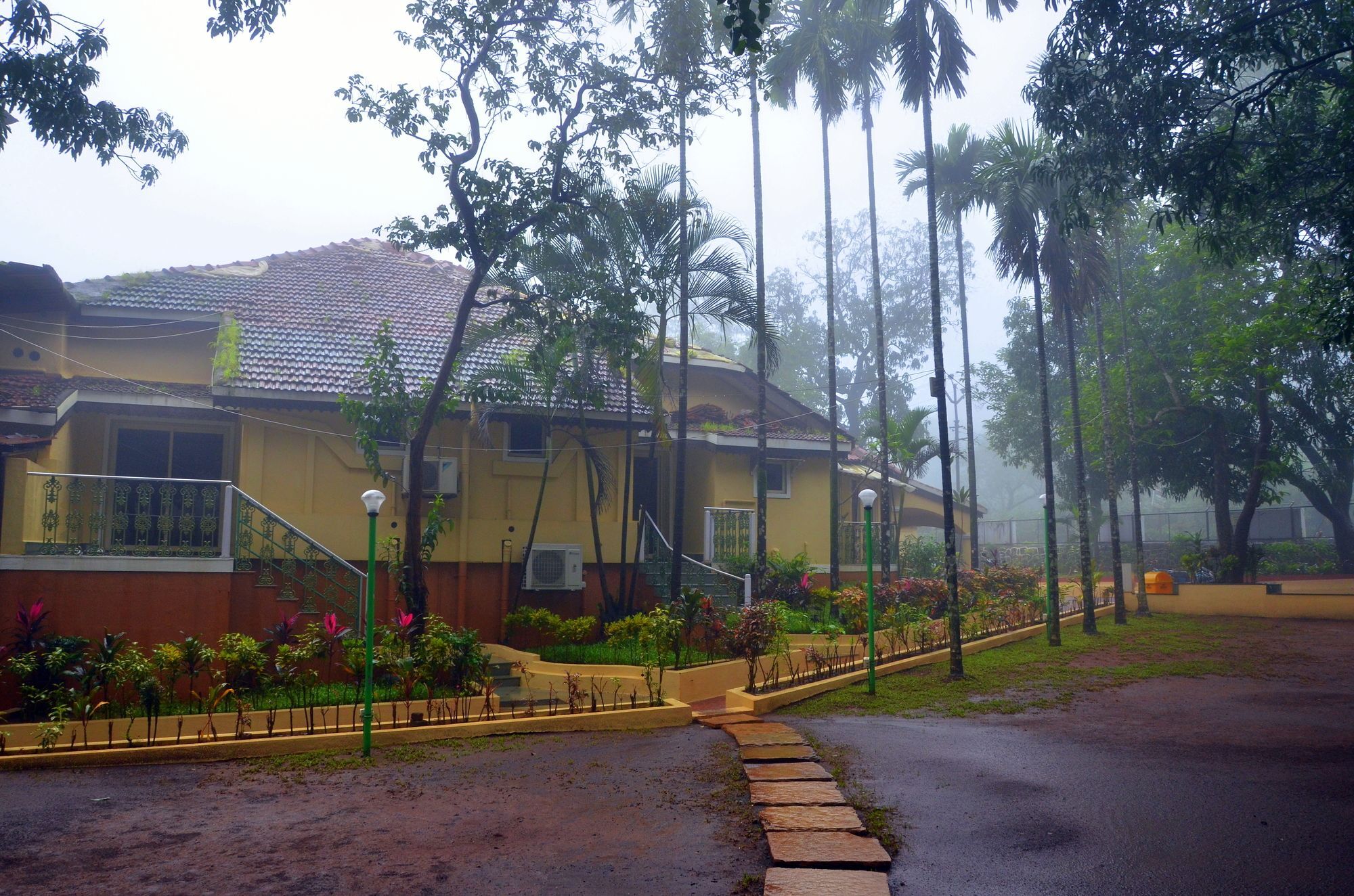 Zaras Resort Lonavala Exterior foto